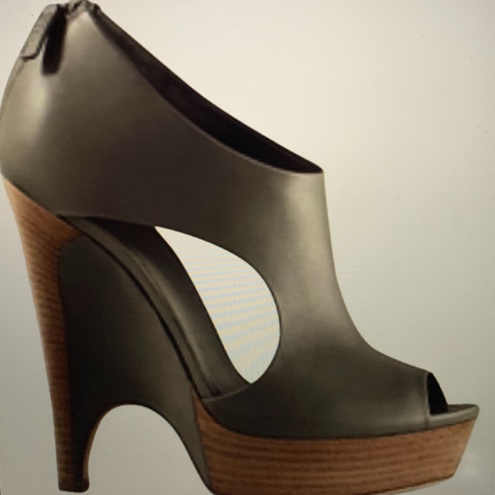 Gucci  Runway Wedges